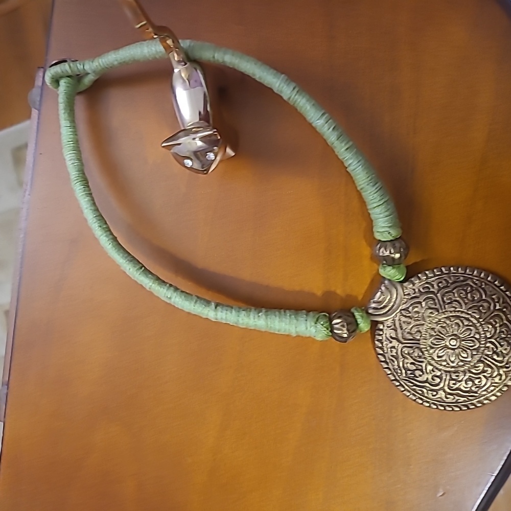 Beautiful Metal pendant with thread necklace